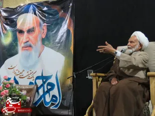امام خمینی(ره) شخصیتی جامع&zwnj;نگر و حکیمی دوراندیش بود