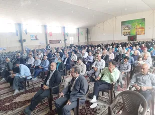 نشست انس ومودت پیشکسوتان جهاد و شهادت سپاه شهرستان زرندبرگزار گردید
