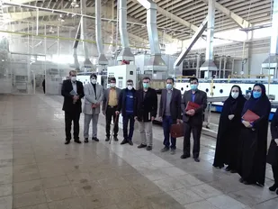 بازدید اصحاب رسانه از کارخانه تولیدی نان صنعتی آزاد توشه سپاهان شهرکرد