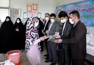 تجلیل از دانش آموزان دختر جهادگر در عرصه تولید ماسک + عکس