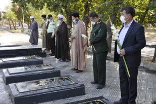 حضور سردار رفیعی آتانی در گلزار شهدای شهرستان آوج