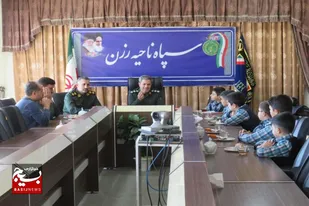 دیدار دانش آموزان با فرمانده سپاه ناحیه رزن