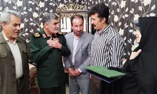 دیدار فرمانده سپاه امیرالمؤمنین(ع) استان ایلام با خانواده شهید&laquo; عبادلله فتاحی&raquo;