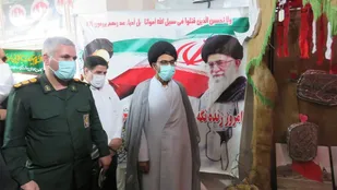 بازدید فرمانده سپاه خمینی شهر از نمایشگاه اقتصادمقاومتی پایگاه بسیج ریحانه النبی