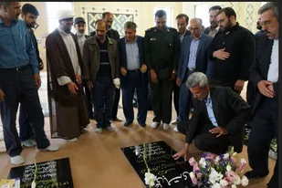 مراسم گلباران قبور مطهر شهدا در فرادنبه
