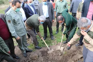 دست به دست هم دهیم به مهر  ،  گلستان خویش را کنیم آباد