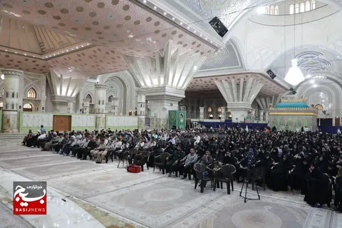 گردهمایی عظیم روشنگران بسیج در حرم امام خمینی (ره)؛ احیای گفتمان مقاومت در مکتب روح‌الله