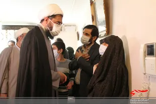حضور امام جمعه و مسئولان استانی در منزل شهید مدافع سلامت همدان