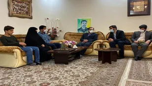 دیدار مسئول سازمان بسیج جامعه پزشکان کشور با خانواده&zwnj;ی شهید مدافع سلامت