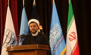 قرآن به بیان امیرالمومنین(ع) دردهای انسان را درمان می کند