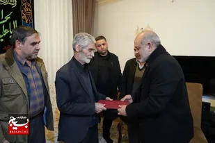 تجلیل وزیر کشور از خانواده شهید &laquo;امیدزاده&raquo;