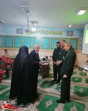 همایش بصیرتی پایوران وظیفه و تقدیر از سربازان برتر در ناحیه عمار یاسر