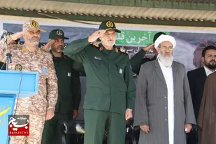 اقتدار نیروهای مسلح در صبحگاه مشترک نظامی تایباد + عکس