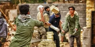 100 گروه جهادی جدید به مناطق زلزله زده فین بندرعباس اعزام شدند