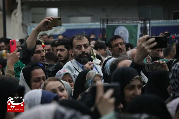 کاروان زیر سایه خورشید