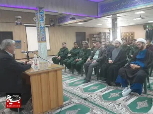برای تسلیم کردن ملت ایران، نه مذاکره جواب می دهد نه بحران و فشار
