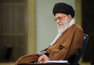 قدردان جایگاه خود باشید/ می توانید در همه مسائل عمومی کشور و ملت اثر بخش و مشکل گشا باشید