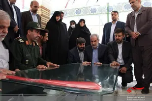 تجدید میثاق وزیر آموزش و پرورش و مسئولان بسیج دانش آموزی با شهدای دانش آموز