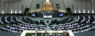 علی لاریجانی رییس ماند/هیات رییسه موقت انتخاب شد/اصلاح طلبان در اقلیت قرار گرفتند