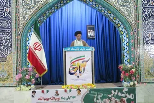 جنایات آمریکا در ۱۳ آبان بازگو شود