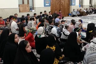 جشن میلاد امام رضا (ع) در پایگاه بسیج کوثر حوزه فاطمه زهرا بخش ریگ گناوه برگزار شد