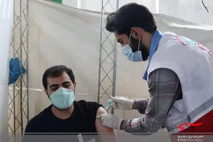 افراد بالای ۴۰ سال در خوزستان برای دریافت دُز سوم واکسن اقدام کنند