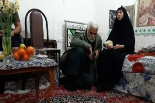 عیادت مدیرکل حفظ آثار دفاع مقدس خوزستان از مادر شهید مهری&zwnj;زاده