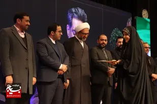 معرفی و تجلیل از نفرات برتر جشنواره شعر منطقه&zwnj;ای "سرباز وطن" در مهریز