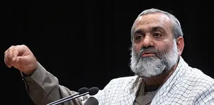 کسی که می&zwnj;گوید آمریکا با فشار یک دکمه می&zwnj;تواند نیروهای مسلح ما را نابود کند از دیپلماسی چیزی&zwnj; می&zwnj;داند؟در اوج مبارزه بچه می&zwnj;ترسانید؟