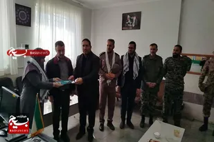 دیدار فرماندار و فرمانده سپاه ناحیه فامنین با فرزندان شهدا