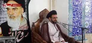 بازگویی شاخصه های امام خمینی(ره) مشکل گشاست.