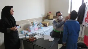 ارائه خدمات رایگان پزشکان بسیجی به روستائیان فارسان