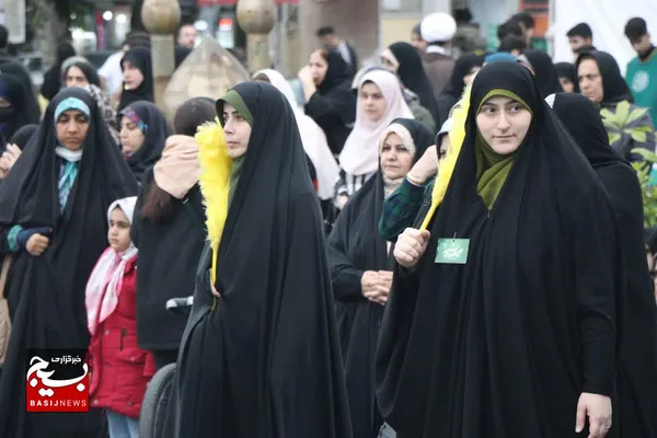 کاروان زیر سایه خورشید