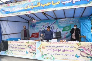 برپایی ایستگاه صلواتی و استقبال از مسافران نوروزی در موکب امام زمان (عج) دانشگاه واحد یادگار