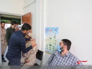 تعدادی از کارکنان رسمی و وظیفه ناحیه مقاومت بسیج خوانسار واکسینه شدند
