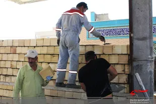 ساخت سالن ورزشی در مسکن مهر گلپایگان توسط جهادگران بسیجی