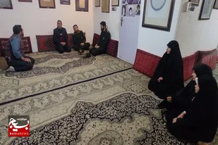 &nbsp;تقدیر از کاتب کوچک&zwnj;ترین قرآن جهان اسلام در قوچان+عکس