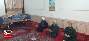 دیدار مسئول دفتر نمایندگی ولی فقیه ناحیه مقاومت بسیج دشت آزادگان با جانباز جنگ ۱۲روزه