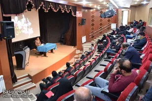 جلسه آموزشی بررسی تهدیدات و مخاطرات فضای مجازی در همدان