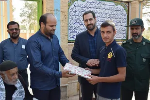 همایش پیاده روی خانوادگی محله حاجی آباد برگزار شد