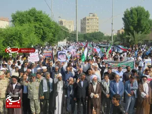 حضور گرم و پرشور اقشار مختلف مردم بویژه دانش آموزان و دانشجویان در راهپیمایی روزجهانی استکبارستیزی در خرمشهر