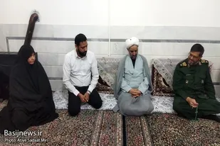 دیدار با دو خانواده شهید در زاهدان