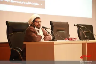 برای تربیت جوان مومن انقلابی مثل امام خمینی (ره)عمل کنیم