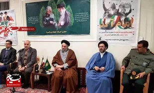 تبیین دستاوردهای انقلاب در برابر تبلیغات دشمن ضروری است