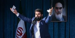 شعرخوانی سیاسی مطیعی در راهپیمایی 22 بهمن/شده هنگام علمداری ما بسم الله
