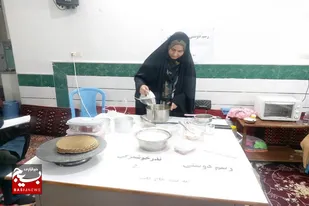 کارگاه پخت و خامه کشی کیک به نیت حاج قاسم در سرخه برگزار شد