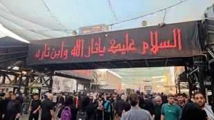حرم امام سوم شیعیان میعادگاه زائران پیاده روی اربعین/فیلم