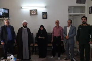 دیدار مسئولان شهرستان کرج، با خانواده جانباز شهید ابراهیم نیکخواه بهرامی