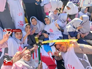 نمایش تجلیِ شور و شعور جوانی برای مبارزه با استکبارجهانی در تربت&zwnj;جام+فیلم و تصاویر