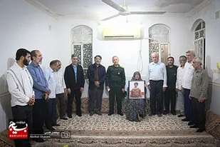 دیدار مسئولین شهرستان دشتستان با خانواده معظم شهدا و رزمنده هشت سال دفاع مقدس